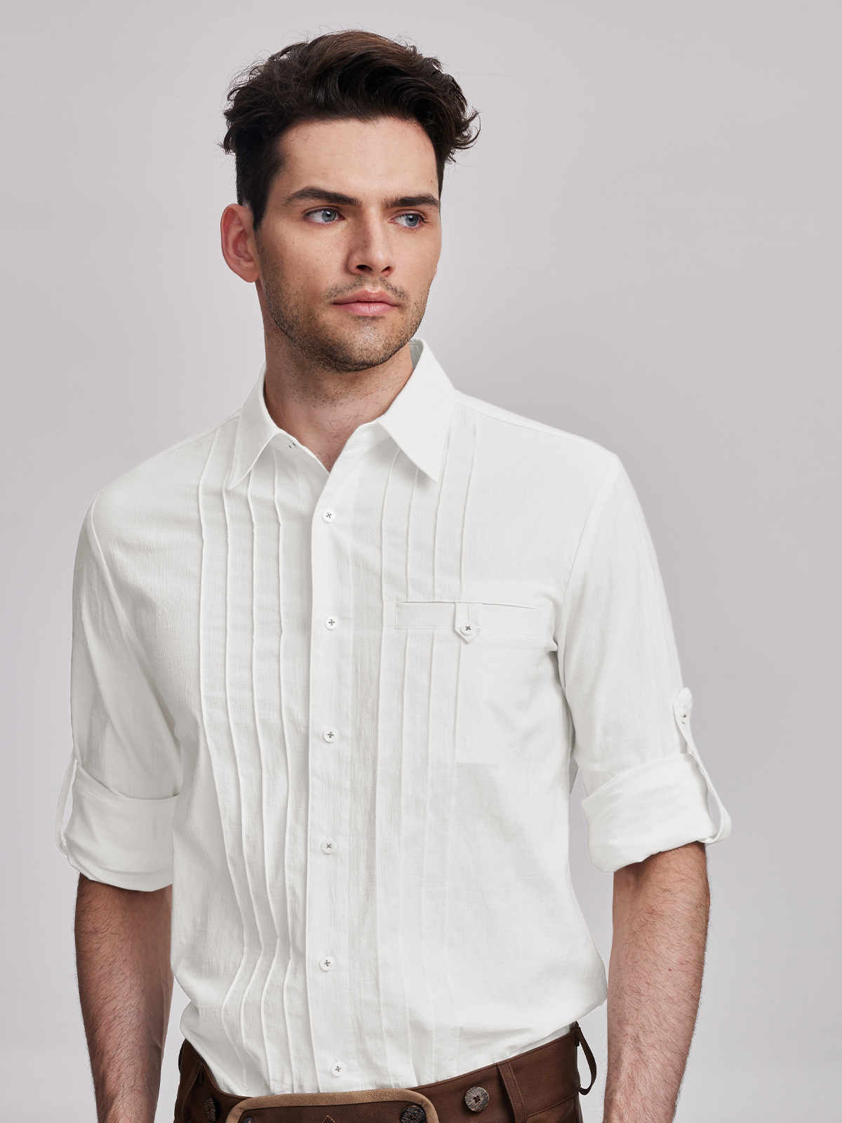 Dirndlbluse mit V-Ausschnitt und Spitze