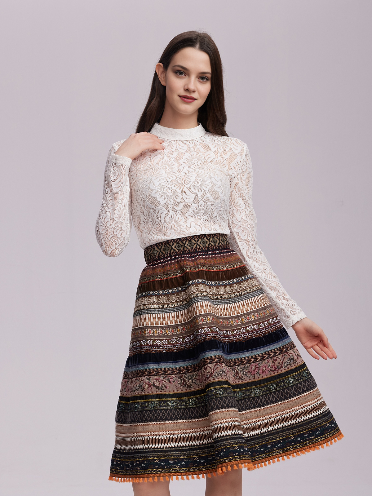 Modernes Dirndl in Braun mit trendigem Schnitt