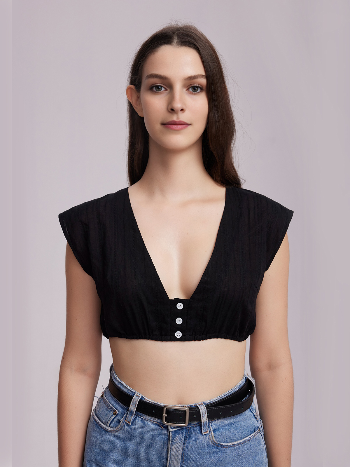 Schwarzes Dirndl mit Spitzenbesatz