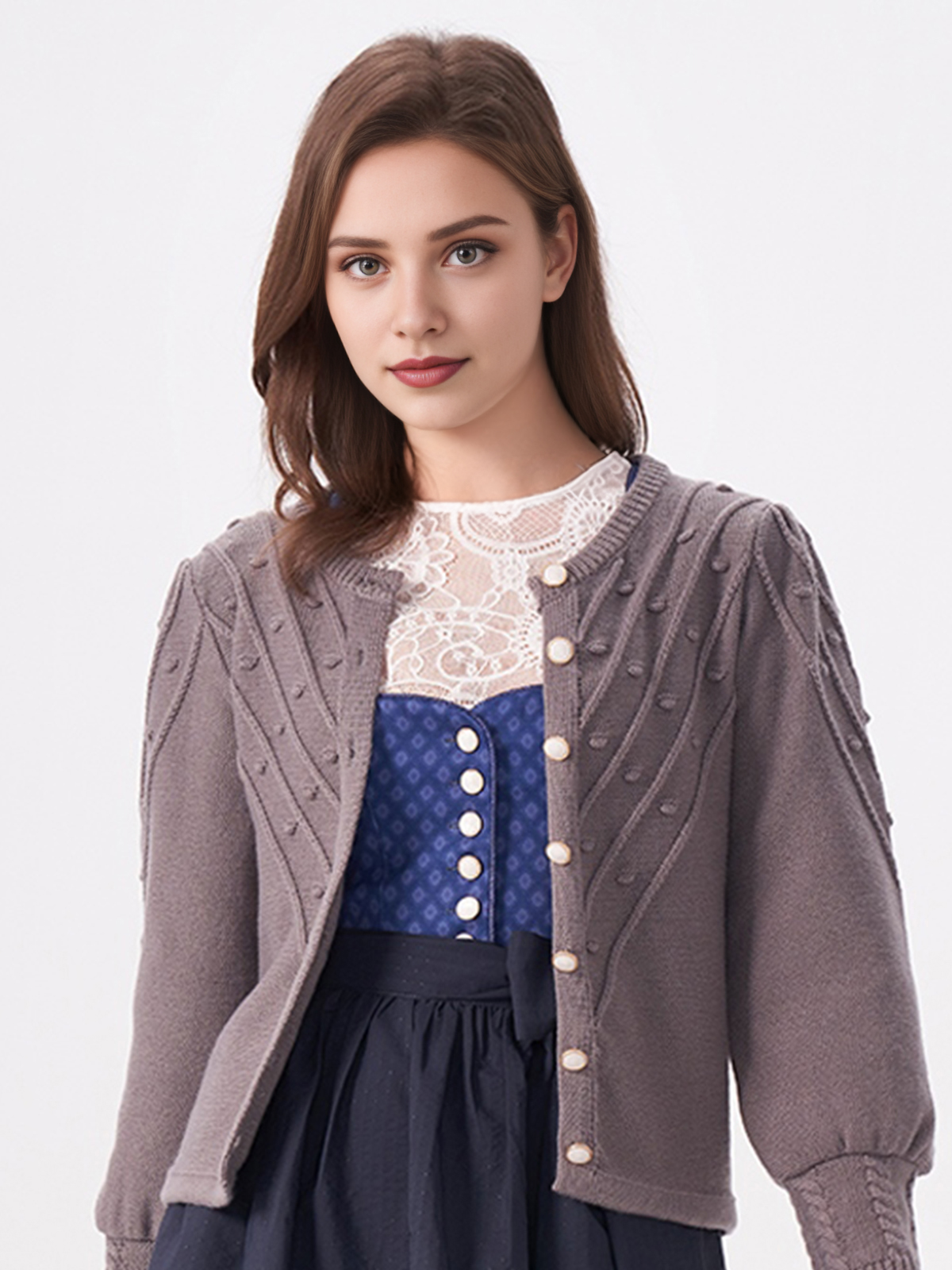 Ein graues Dirndl mit Ärmel, perfekt für Herbst und Winter
