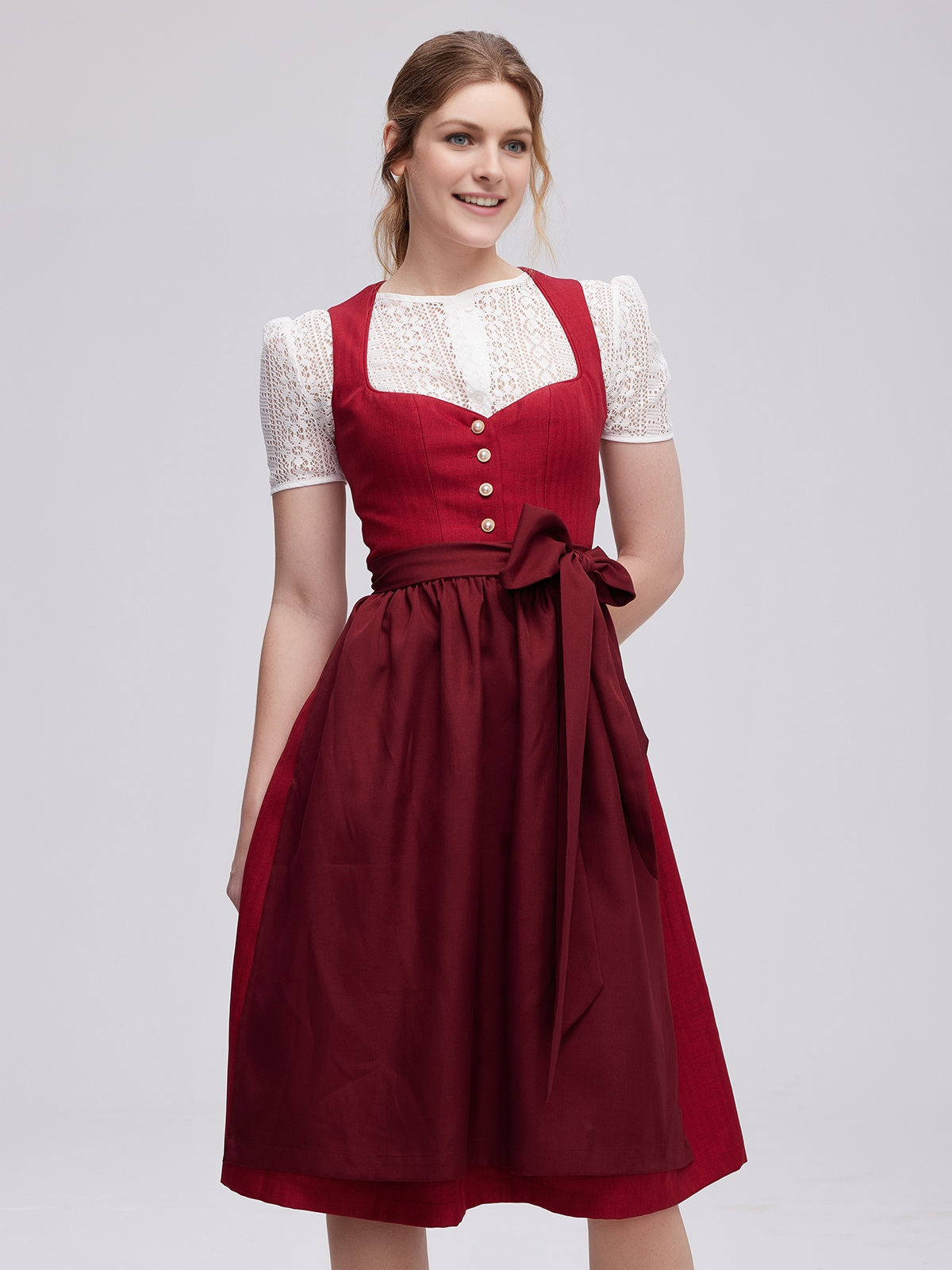 Modernes Dirndl in Rot