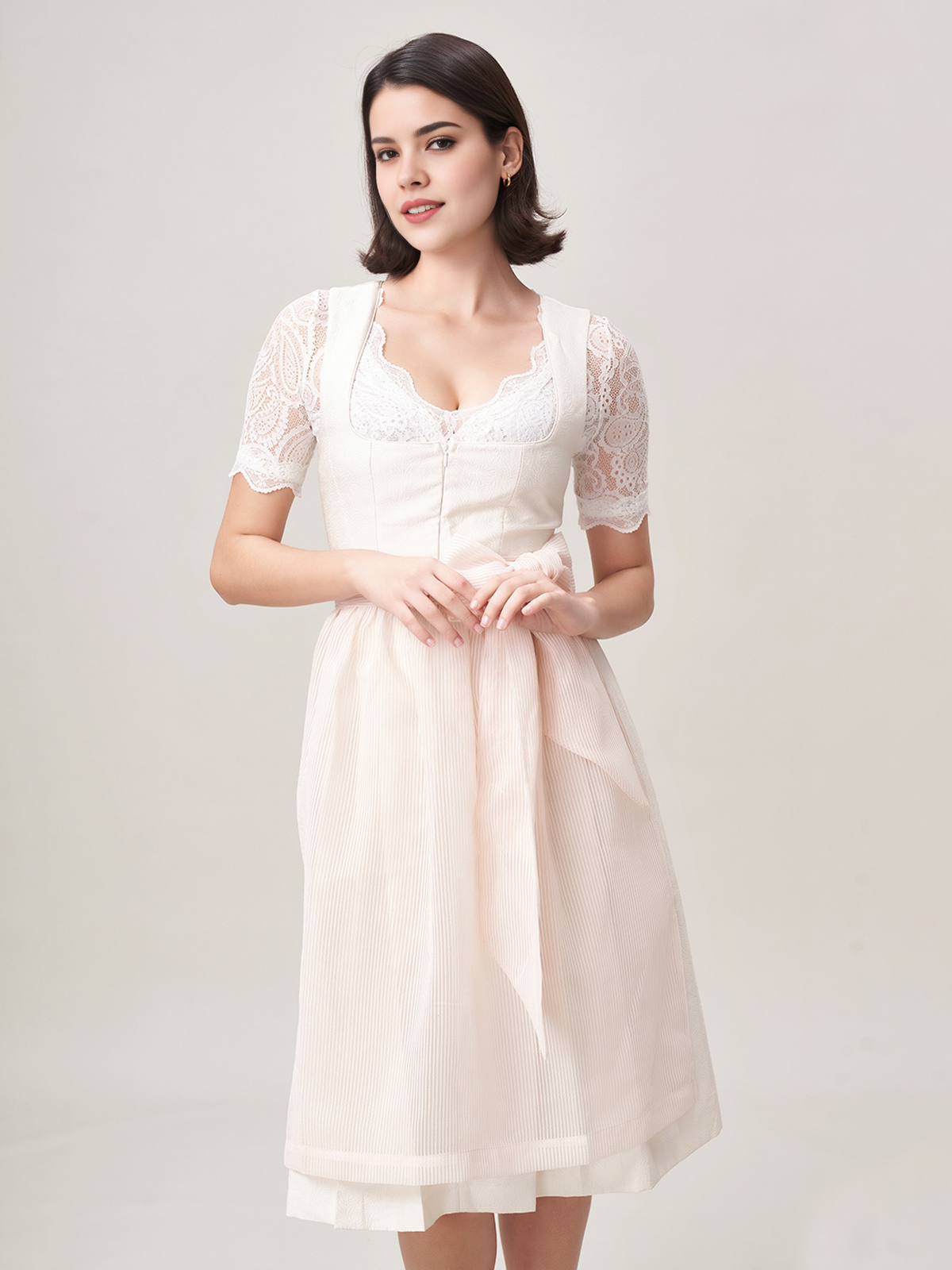Elegantes blaues Dirndl mit feinen Stickereien