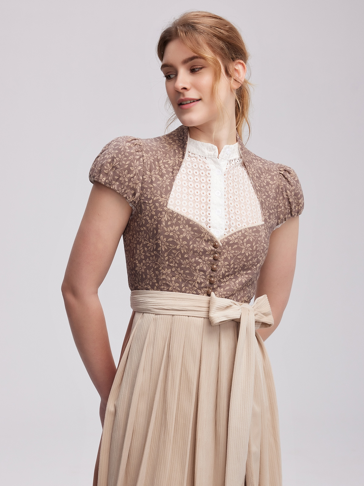 Dirndl dunkelgrün samt – Eleganz in Samtoptik