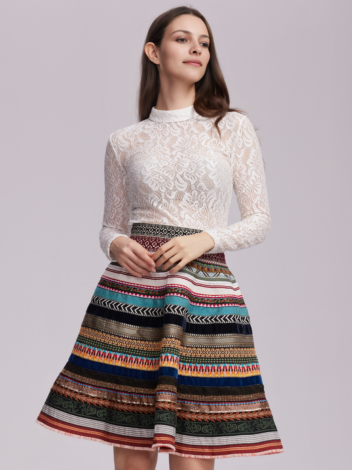 Dirndl in Braun mit traditionellem Schnitt