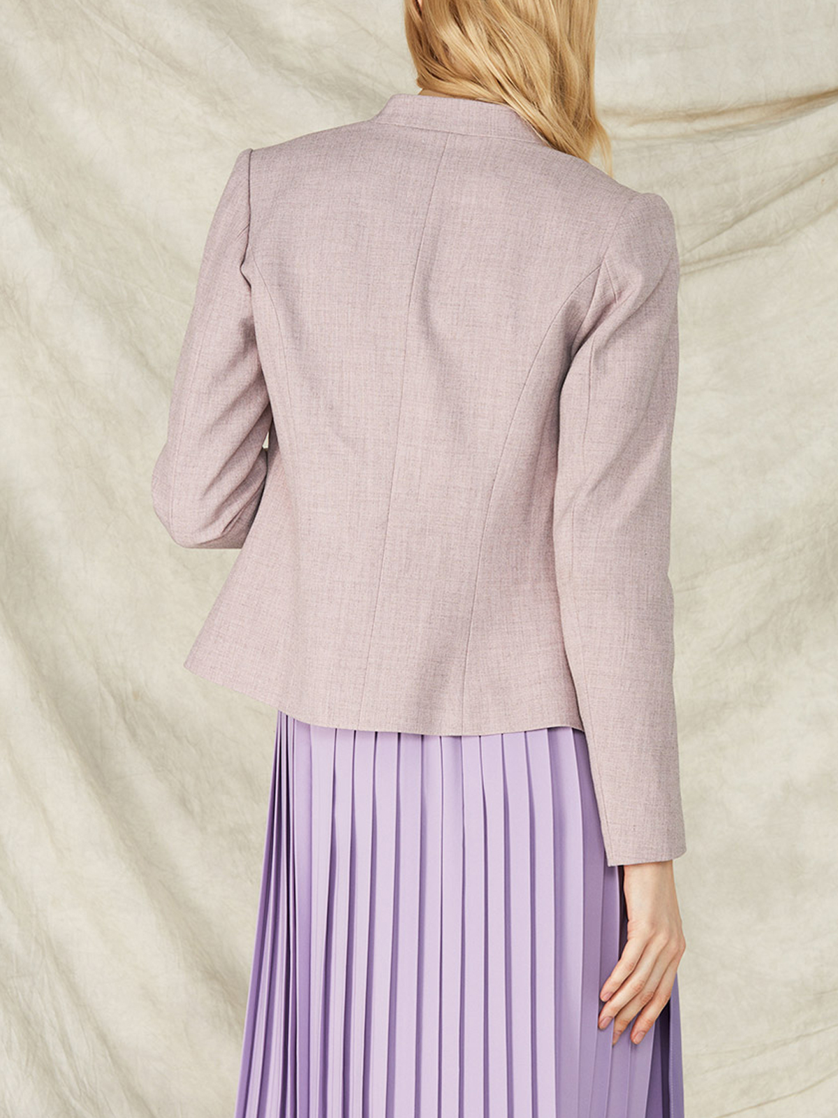 Elegantes lila Dirndl mit langem Rock