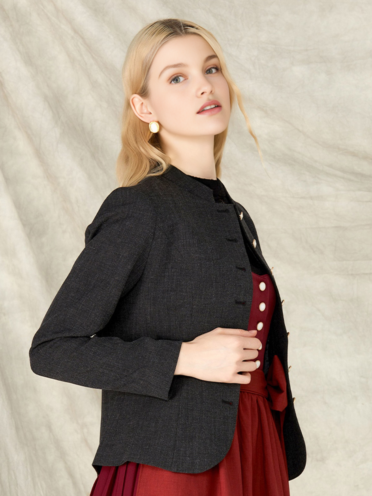 Dirndl in lila Samt-Optik