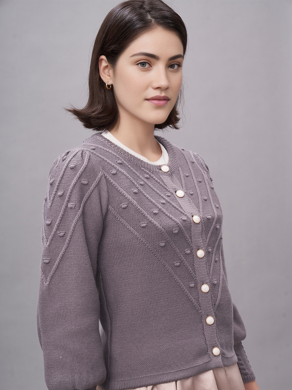 Dirndlblusen Halbarm in Grau mit Strickmuster