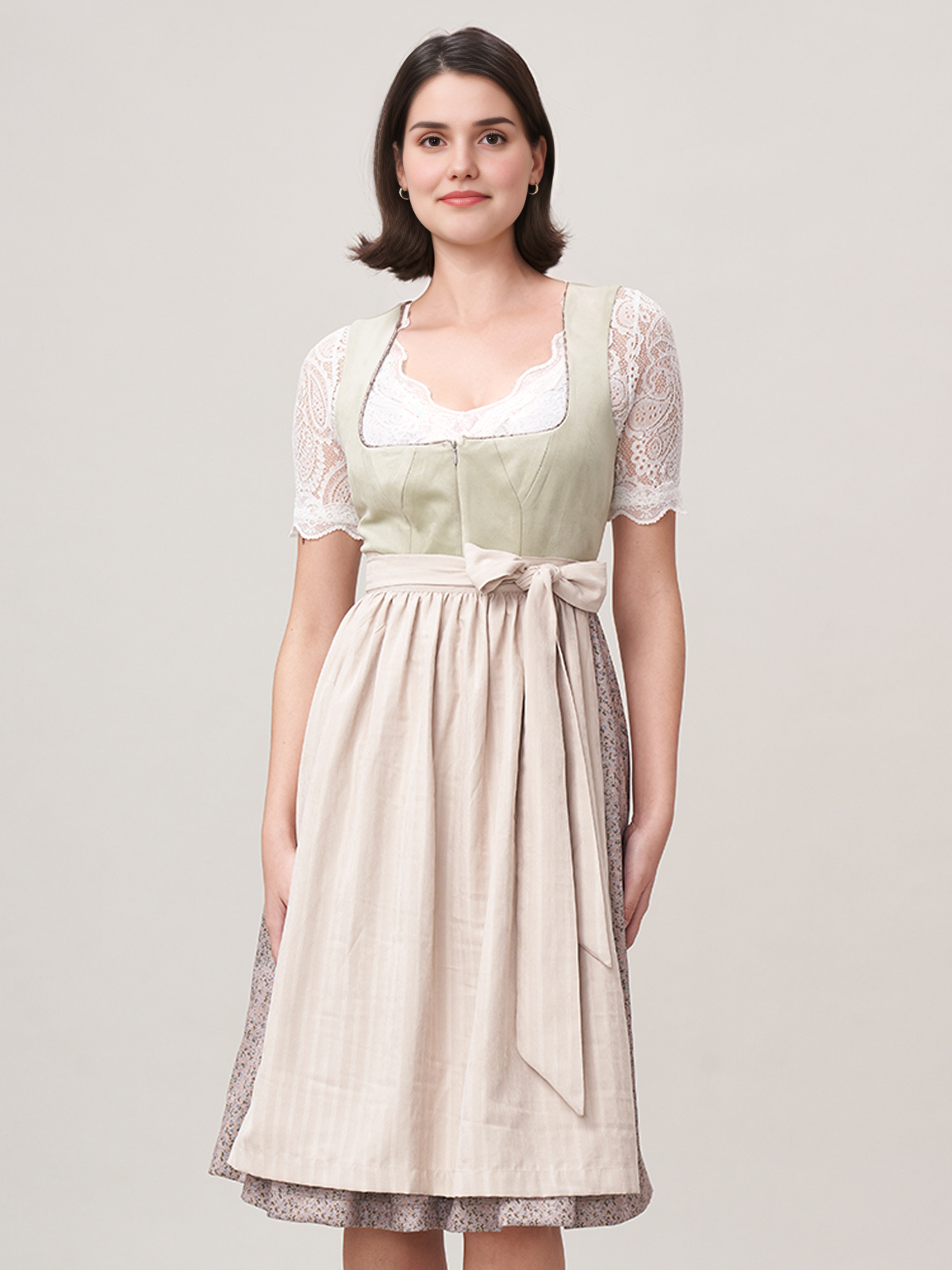 Dirndl in Grün mit beiger Bluse – ein zeitloser Klassiker