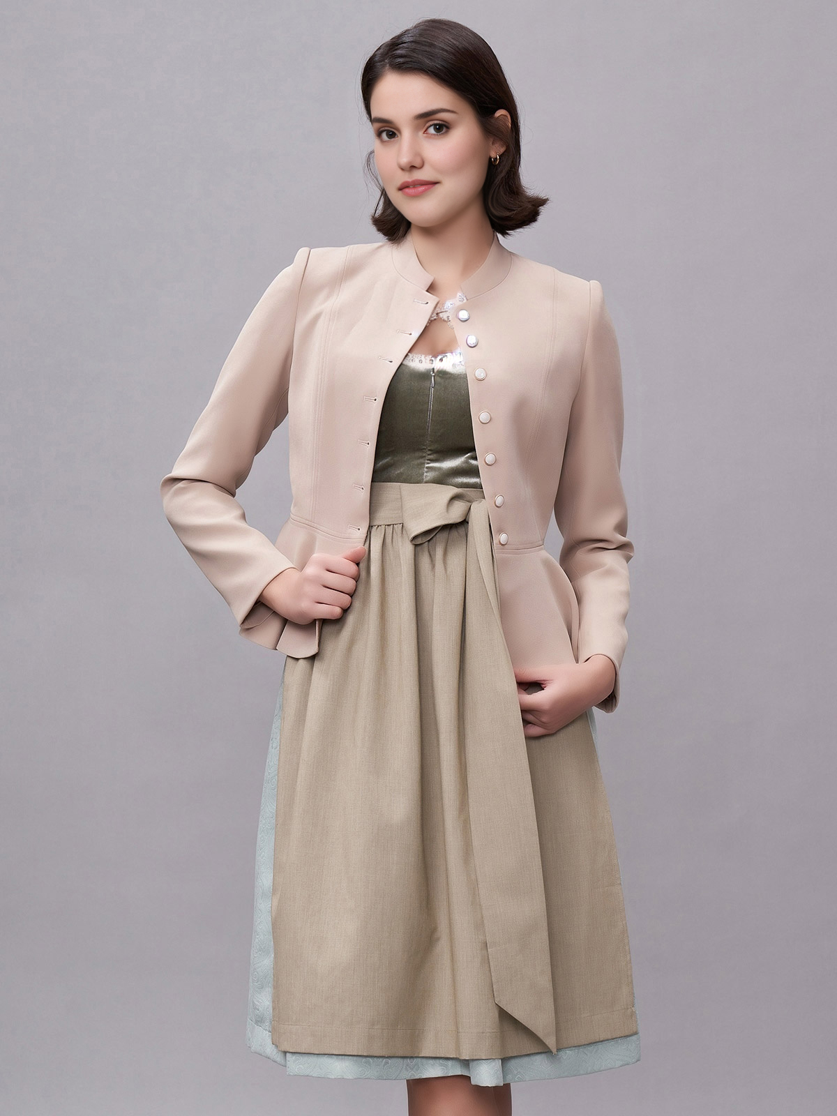 Dirndl in Braun und Grün