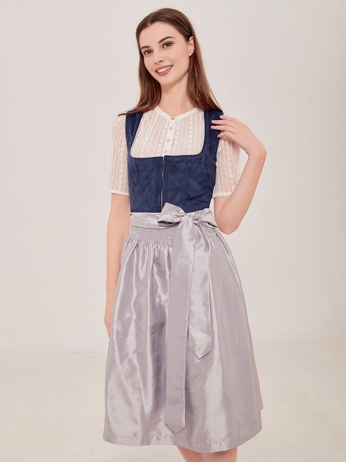 Dirndl in Blau – stilvolle Tracht für festliche Anlässe