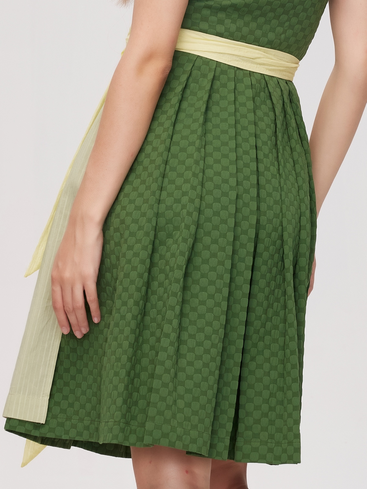 Dirndl in Grün und Blau