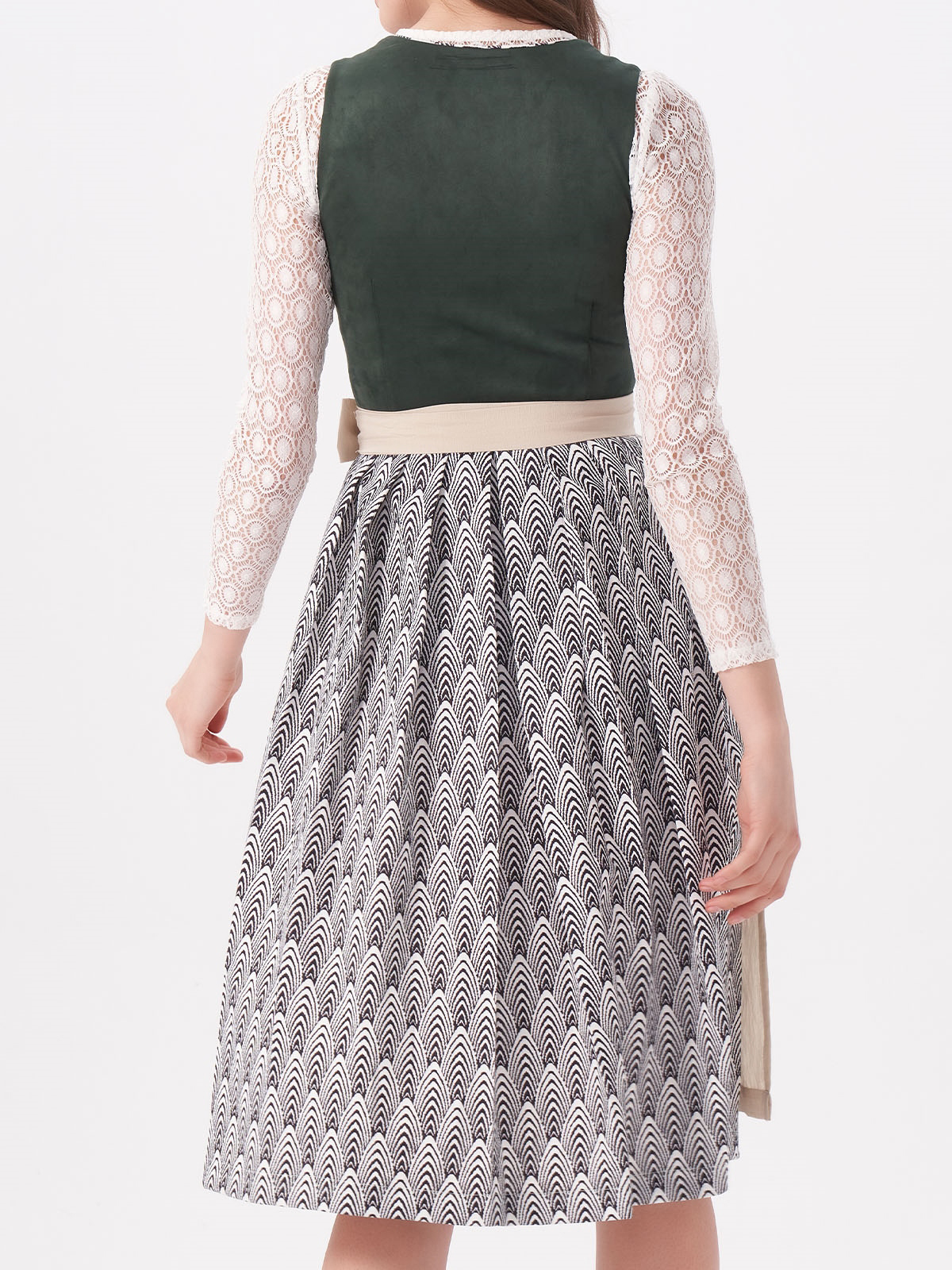 Pinkes Samt Dirndl mit floralen Details