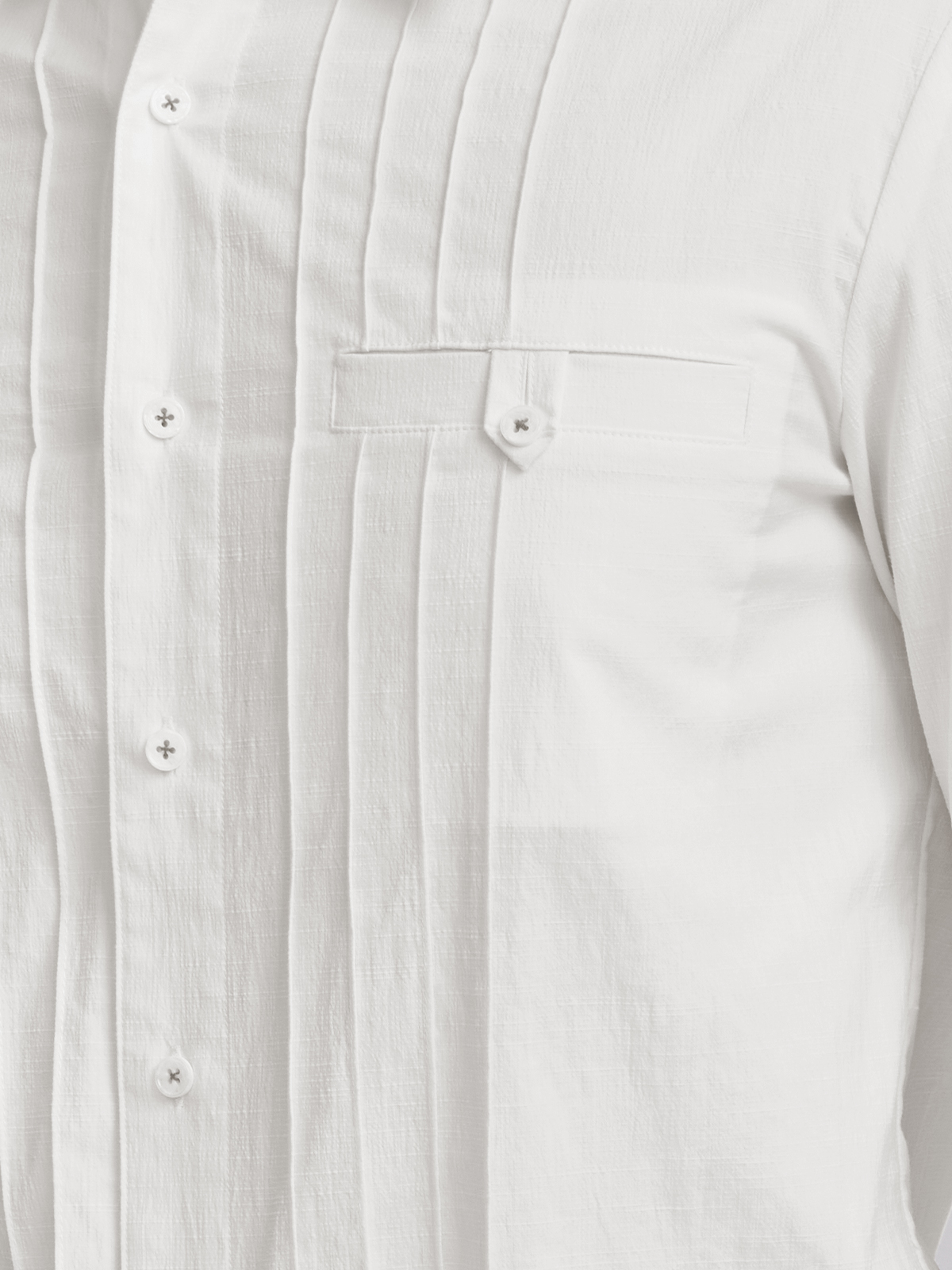 Elegantes weißes Dirndl mit feiner Stickerei