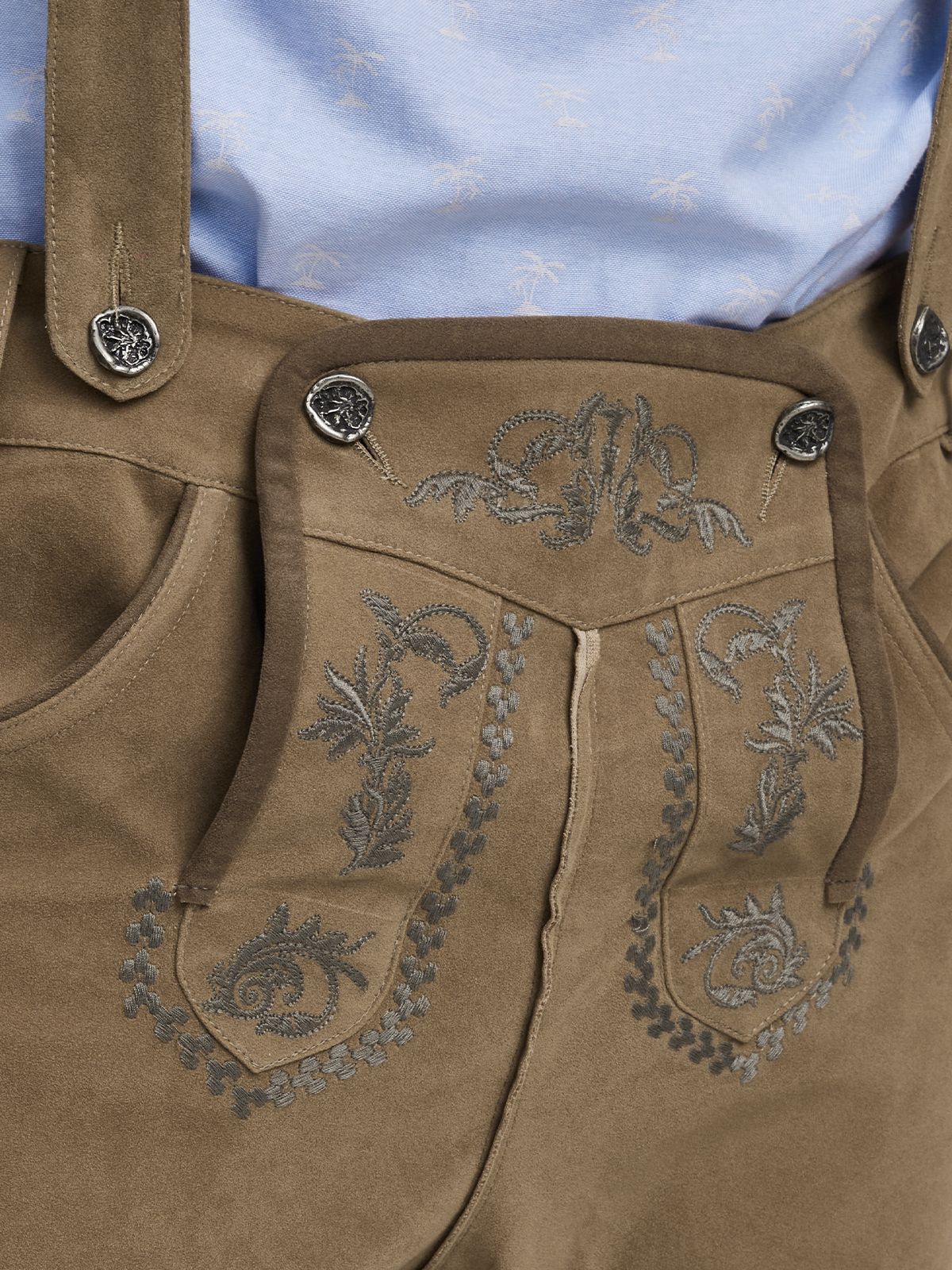 Dirndl in Braun mit traditionellem Schnitt