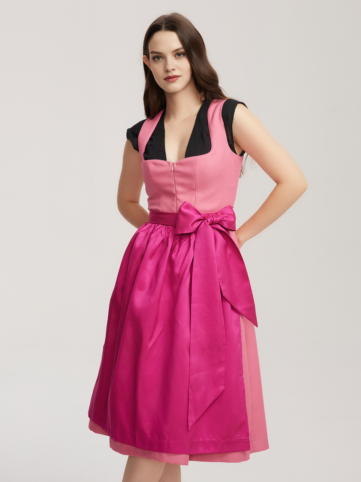 Modernes Dirndl in Pink